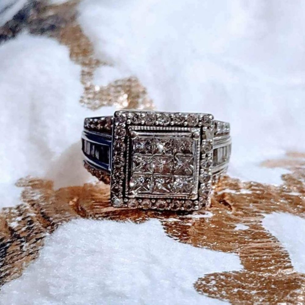 ENGAGEMENT RING - Picture 6 of 6